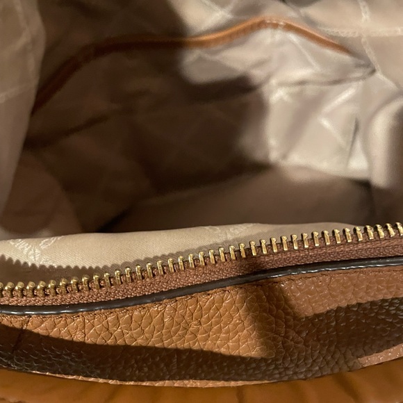 Michael Kors Large Pebbled Bag Never Used - Picture 9 of 13